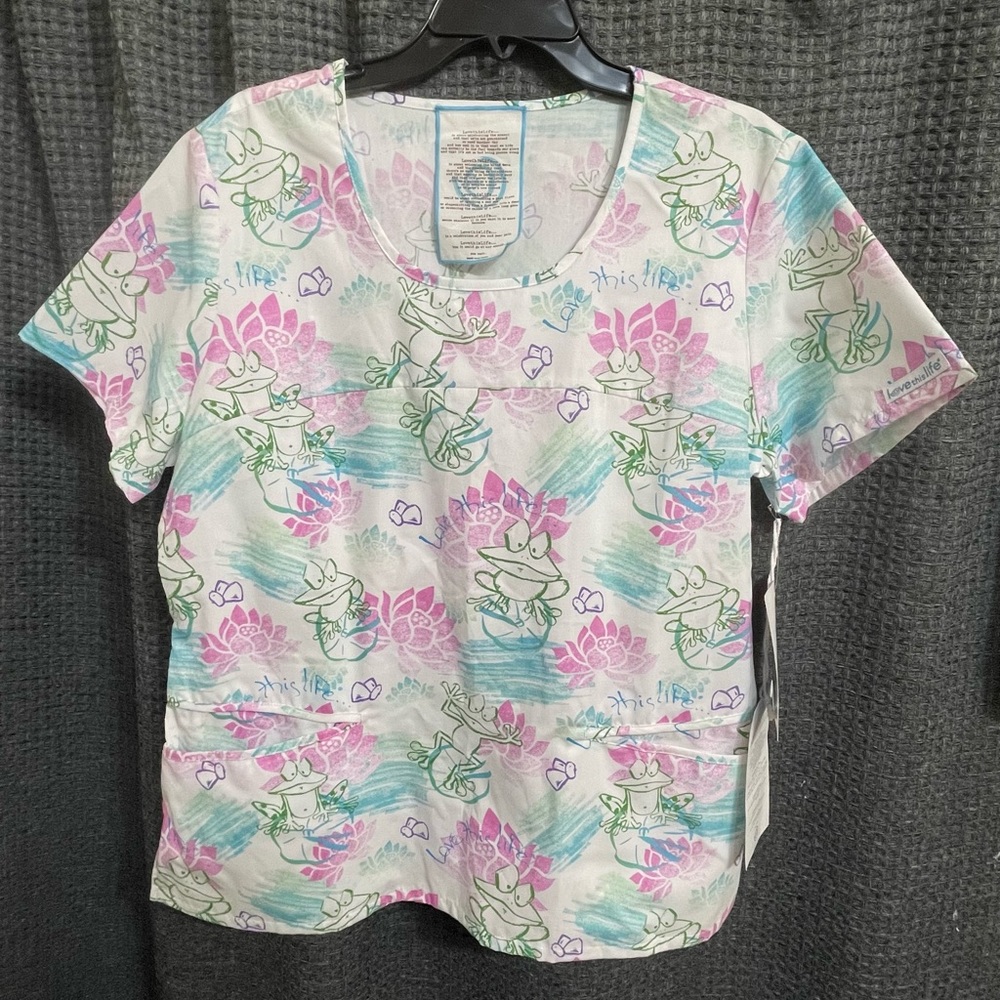 LOVE THIS LIFE SIZE SMALL SCRUB TOP -NWT